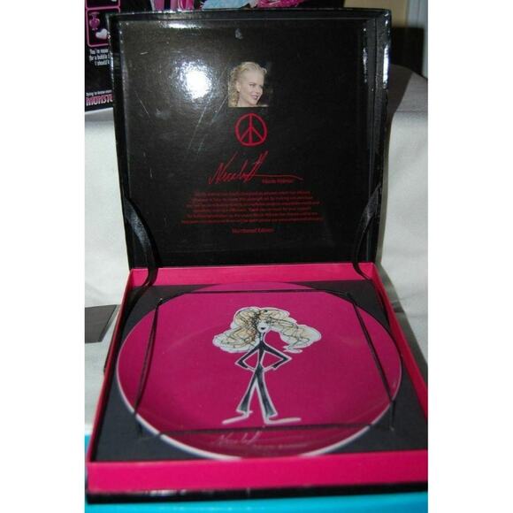 Nicole Kidman "Make Love Not War" Whatever it Takes 8" Collector Plate - Picture 4 of 6